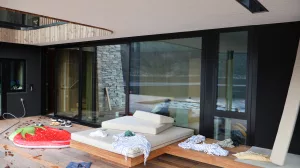 moderne skyvedør med glass til terrasse