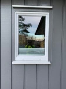 Iglo 5 PVC vindu montert i Larkolen