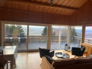 Fastkarm vinduer med skyvedør